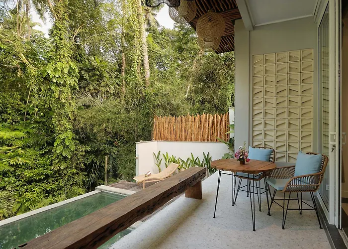 Changi Jungle Villa *
